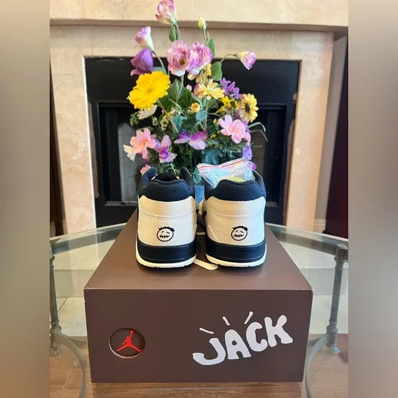 Size 9.5 - Jordan Jumpman Jack Travis Scott Bright CactusIn Hand